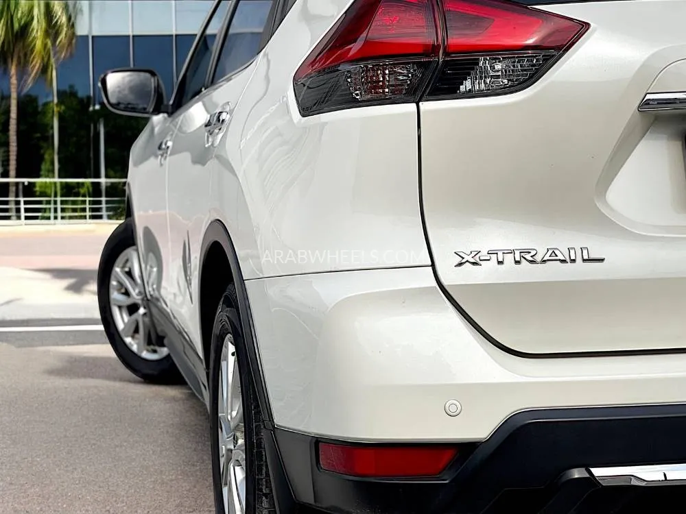 Nissan X-Trail 2018 for Sale in Dubai Image-11