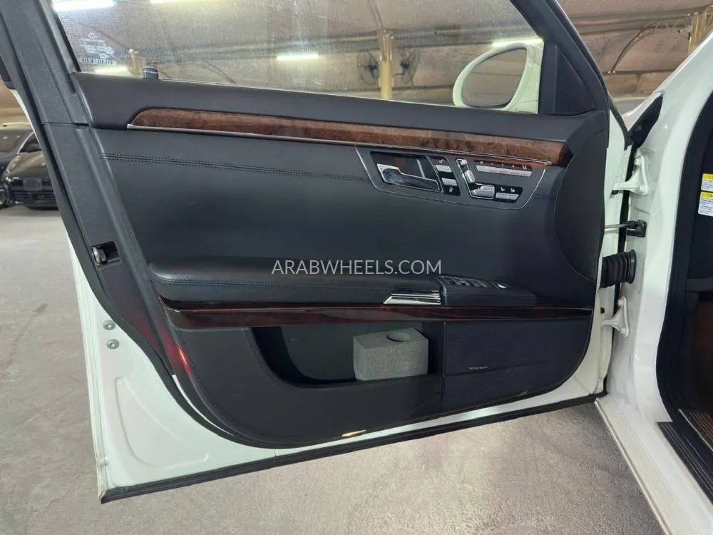 Mercedes Benz CLS Class 2007 for Sale in Dubai Image-18
