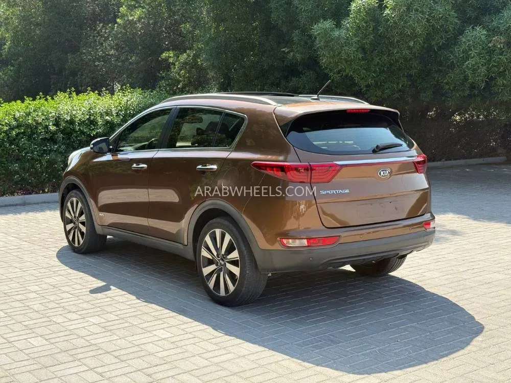 Kia Sportage 2017 for Sale in Sharjah Image-9