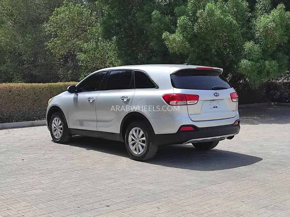Kia Sorento 2018 for Sale in Sharjah Image-13