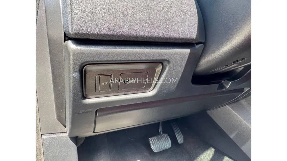 Land Rover Range Rover Evoque 2018 for Sale in Sharjah Image-28
