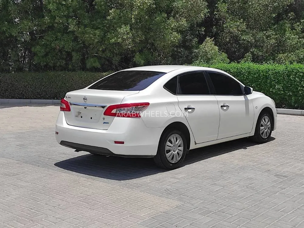 Nissan Sentra 2016 for Sale in Sharjah Image-3
