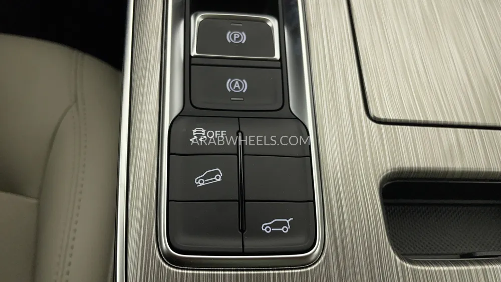 إم جي RX5 2025 for Sale in دبي Image-39