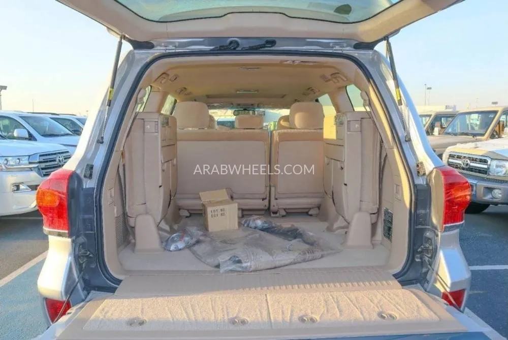 Toyota Land Cruiser 2015 for Sale in Dubai Image-18