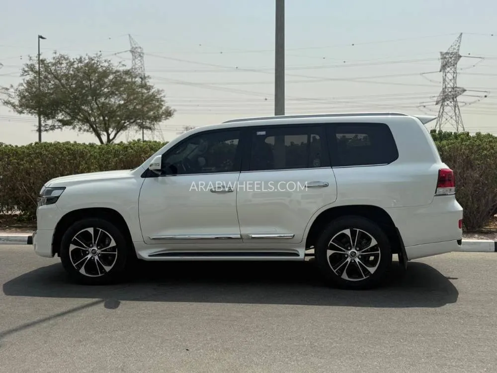 Toyota Land Cruiser 2021 for Sale in Dubai Image-5