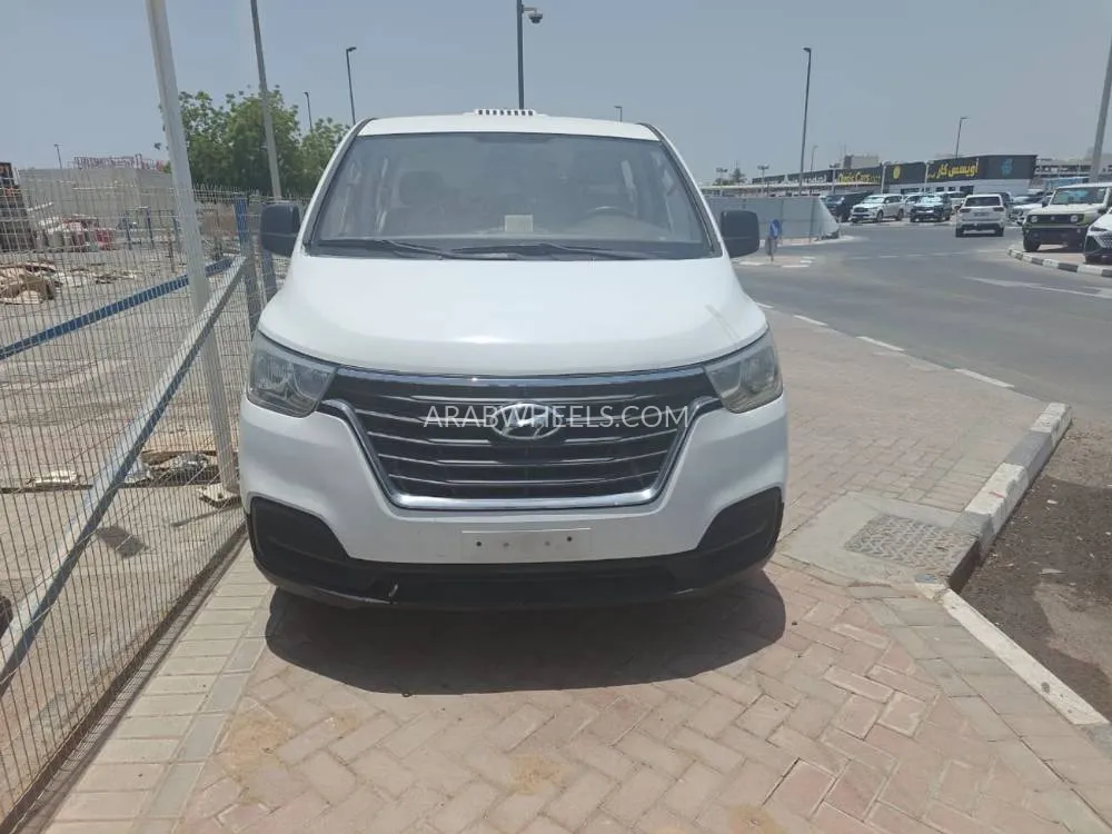 Hyundai H-1 Starex 2019 for Sale in Ajman Image-1