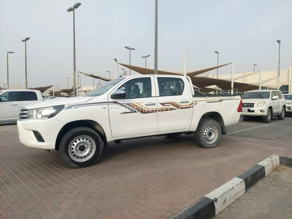 Toyota Hilux 2019 for Sale in Ajman Image-4
