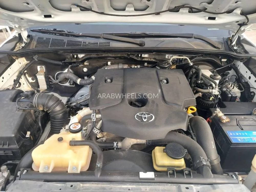 Toyota Hilux 2019 for Sale in Ajman Image-8