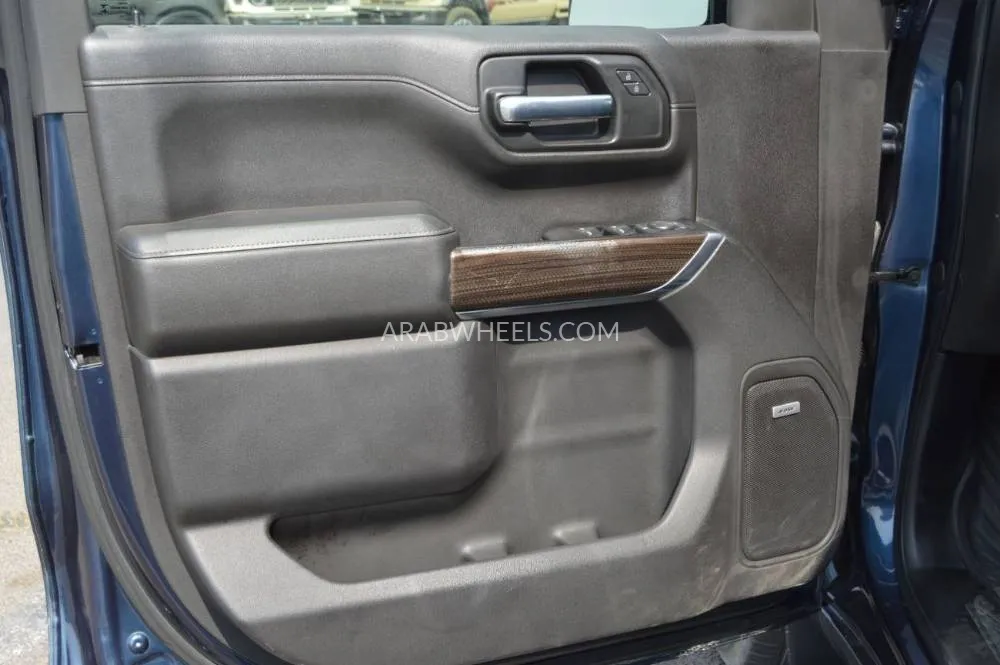 Chevrolet Silverado 2020 for Sale in Dubai Image-20