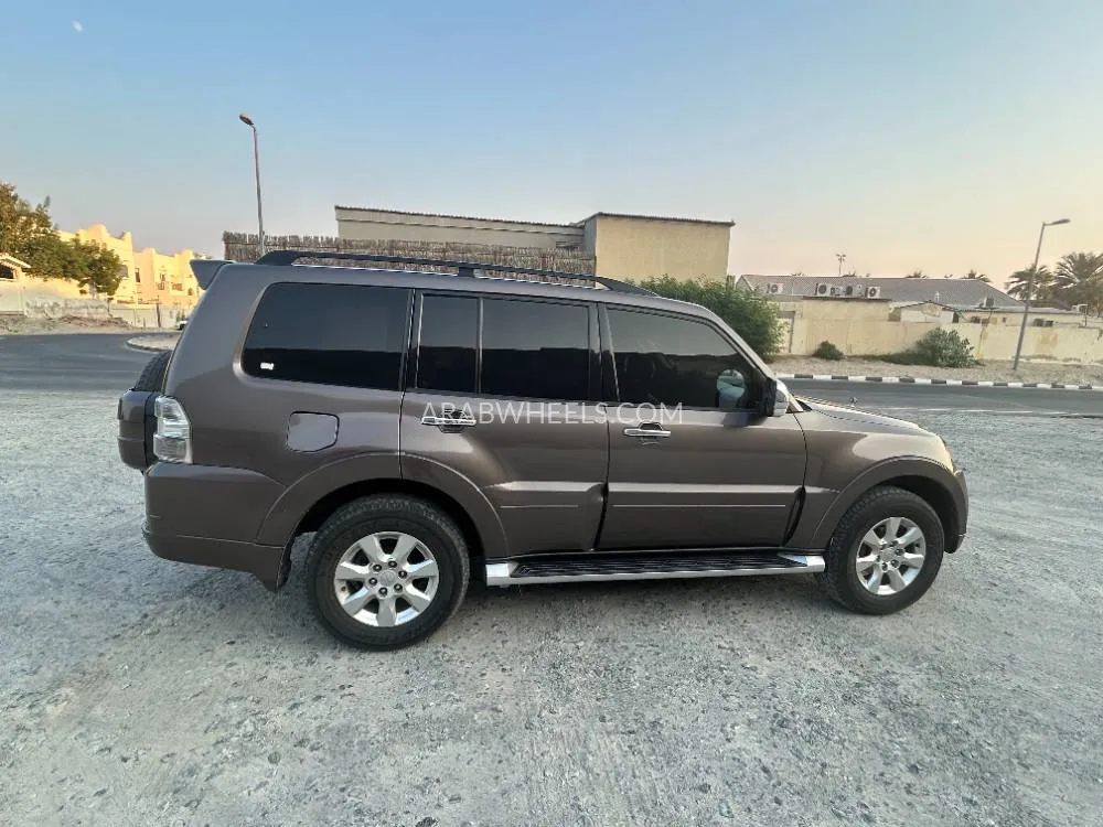 ميتسوبيشي باجيرو 2013 for Sale in الشارقة Image-5