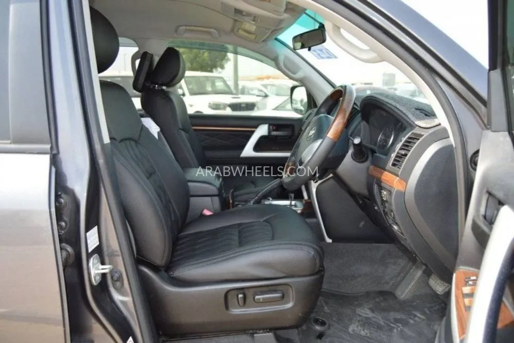 Toyota Land Cruiser 2014 for Sale in Dubai Image-14