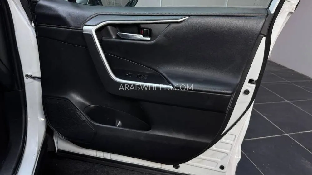 Toyota Rav4 2022 for Sale in Dubai Image-17