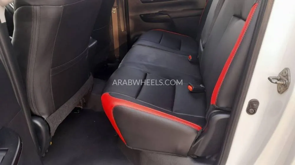 Toyota Hilux 2021 for Sale in Dubai Image-12