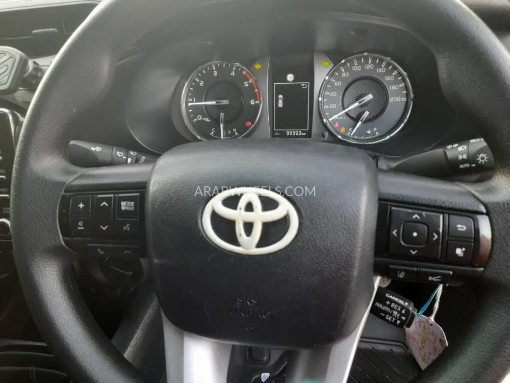 Toyota Hilux 2021 for Sale in Dubai Image-17
