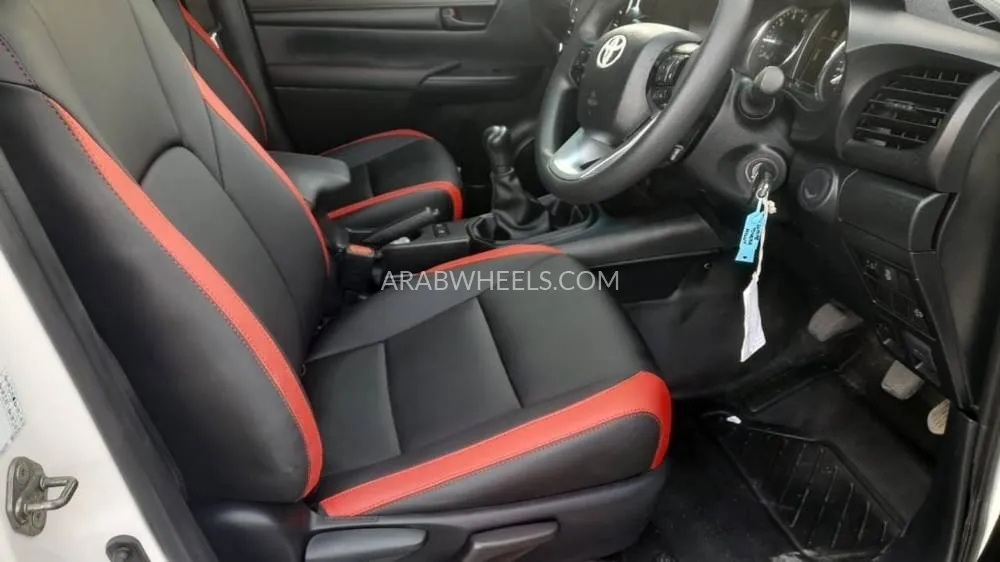 Toyota Hilux 2021 for Sale in Dubai Image-22