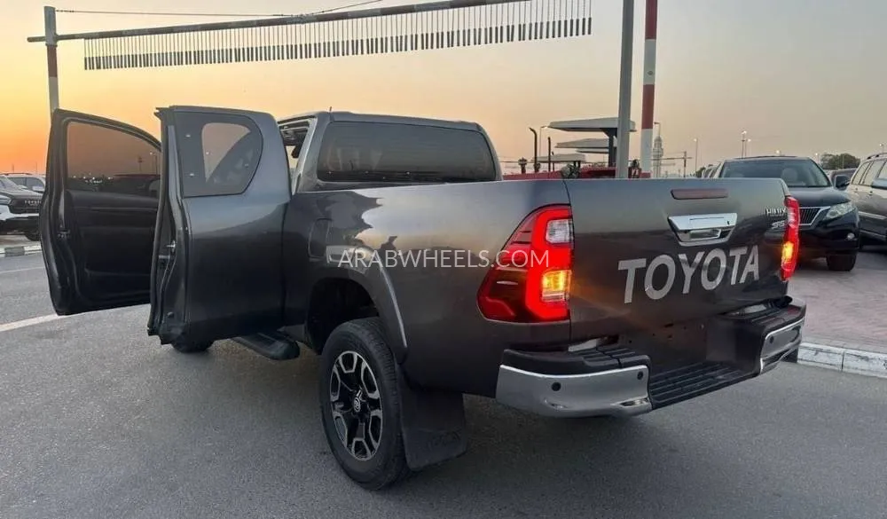 Toyota Hilux 2022 for Sale in Dubai Image-6