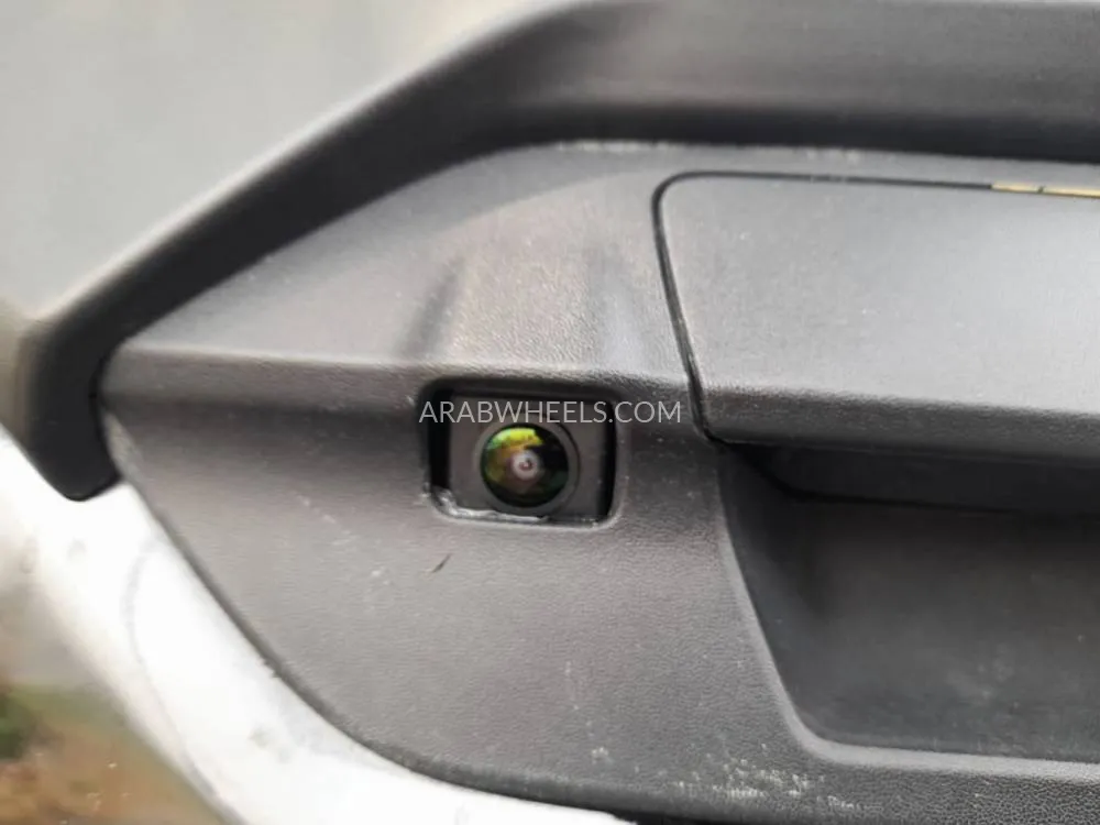 Toyota Hilux 2023 for Sale in Dubai Image-14