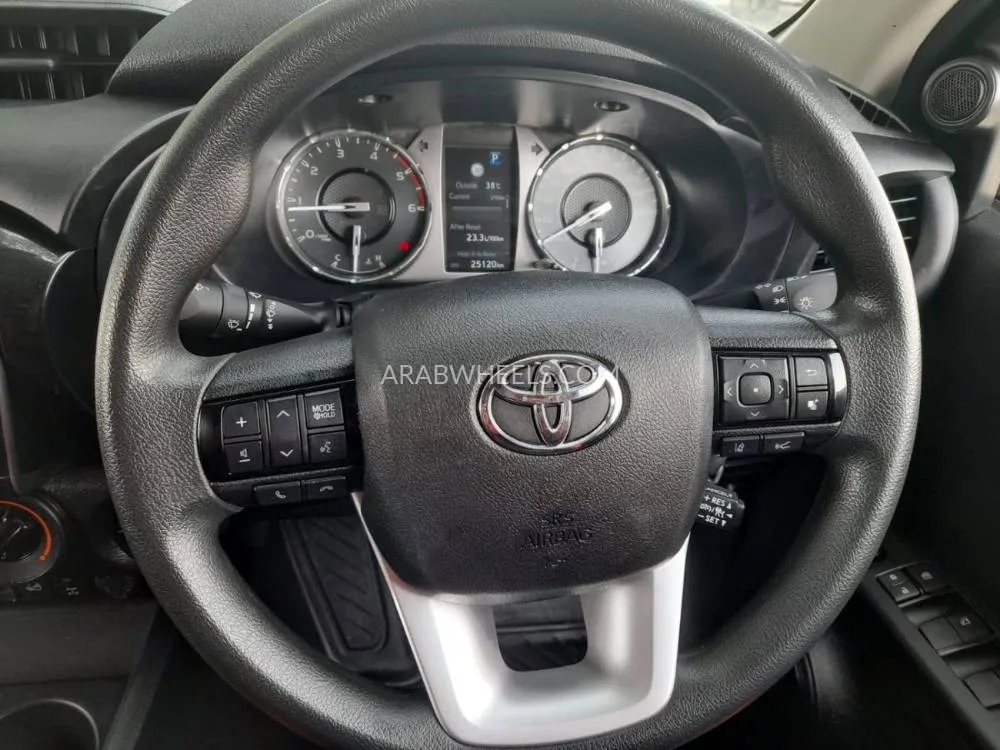 Toyota Hilux 2023 for Sale in Dubai Image-17