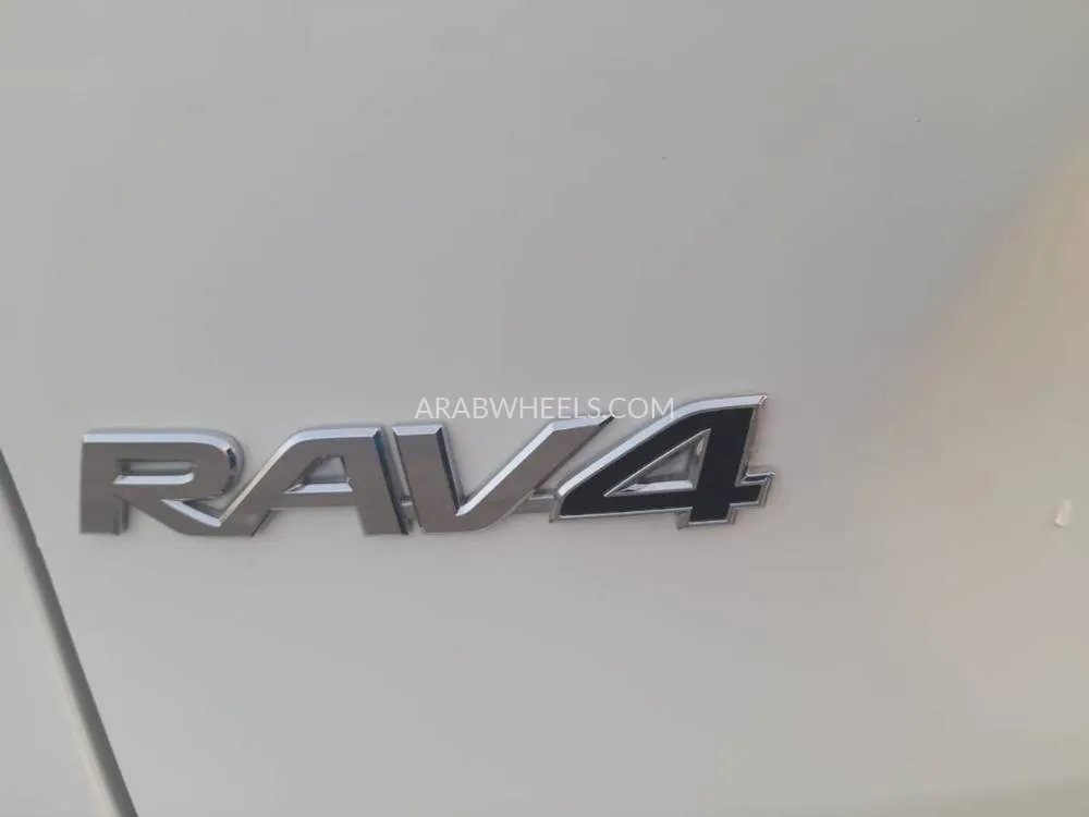 Toyota Rav4 2022 for Sale in Dubai Image-10