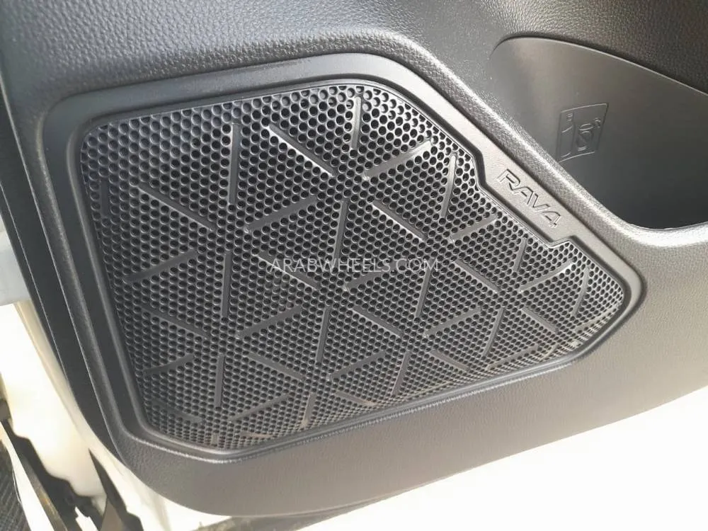 Toyota Rav4 2022 for Sale in Dubai Image-16