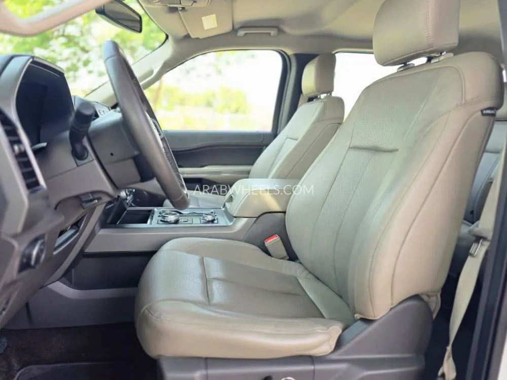Ford Expedition 2018 for Sale in Dubai Image-7