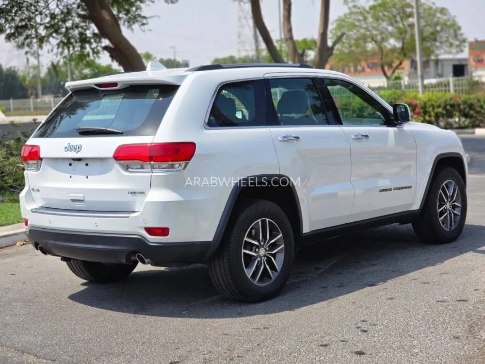 Jeep Grand Cherokee 2018 for Sale in Dubai Image-6