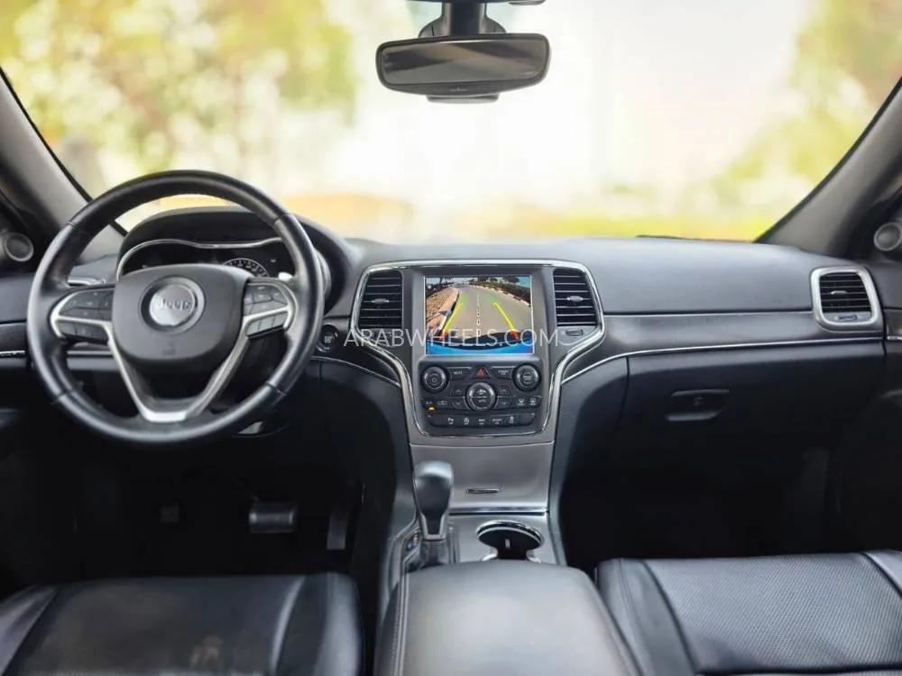 Jeep Grand Cherokee 2018 for Sale in Dubai Image-12
