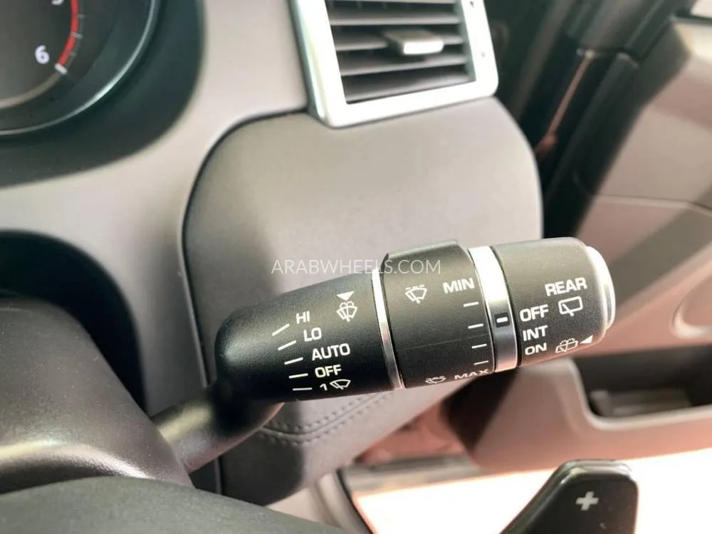 Land Rover Discovery 2016 for Sale in Dubai Image-26