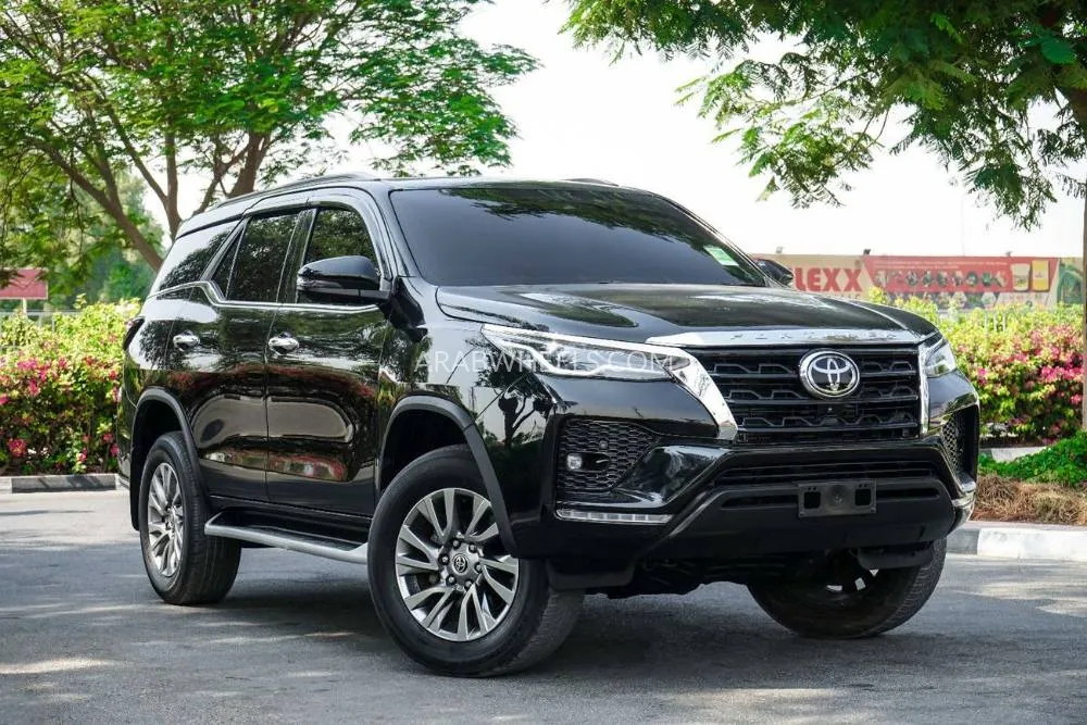 Toyota Fortuner 2022 for Sale in Dubai Image-3