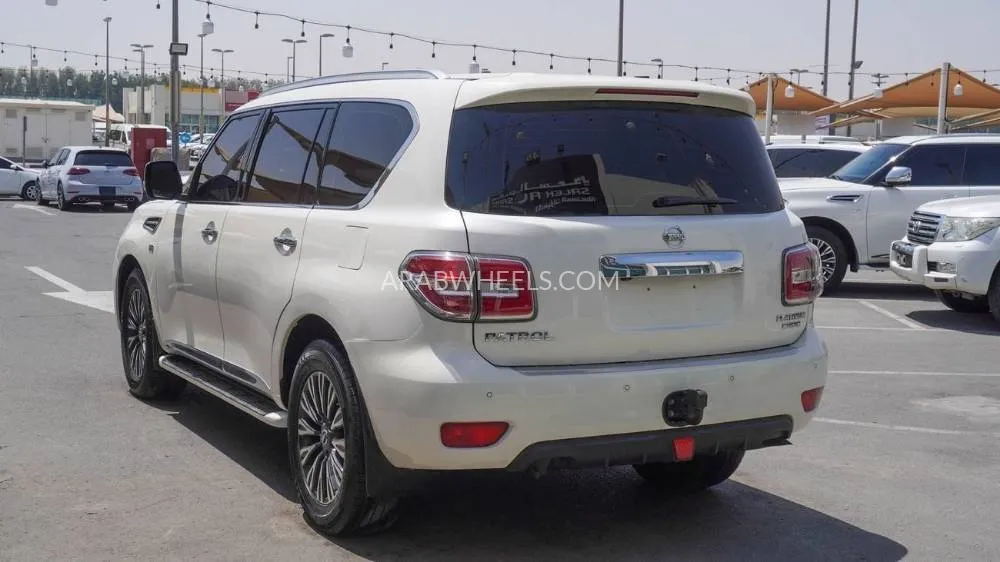 Nissan Patrol 2014 for Sale in Sharjah Image-15