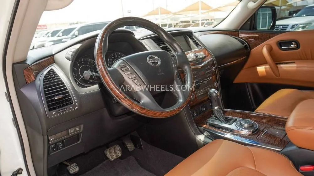 Nissan Patrol 2015 for Sale in Sharjah Image-4