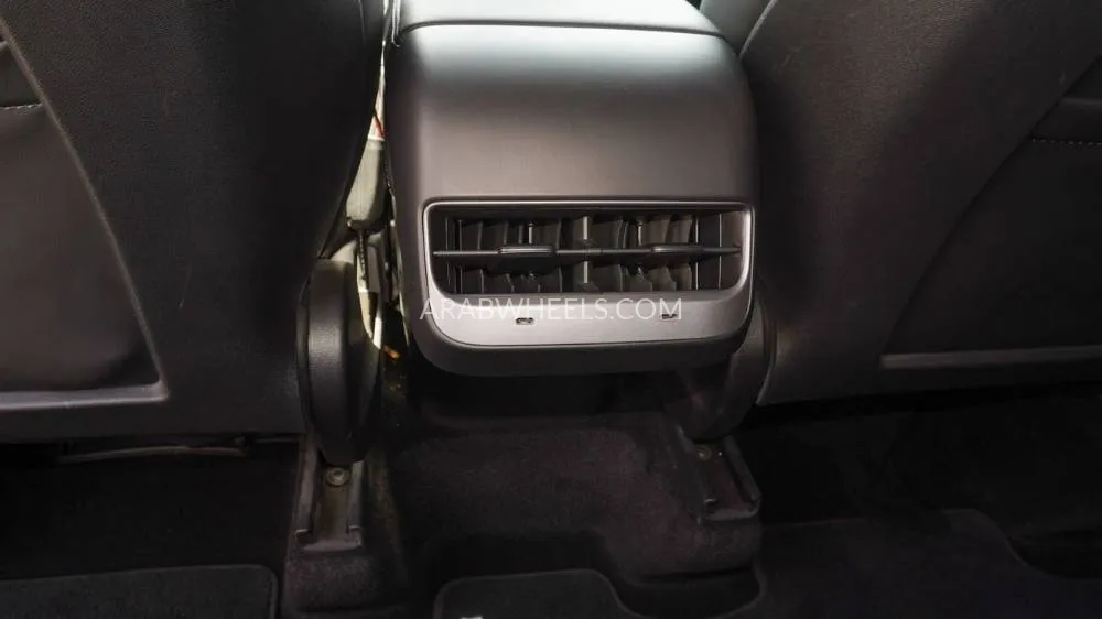 Tesla Model Y 2022 for Sale in Sharjah Image-10