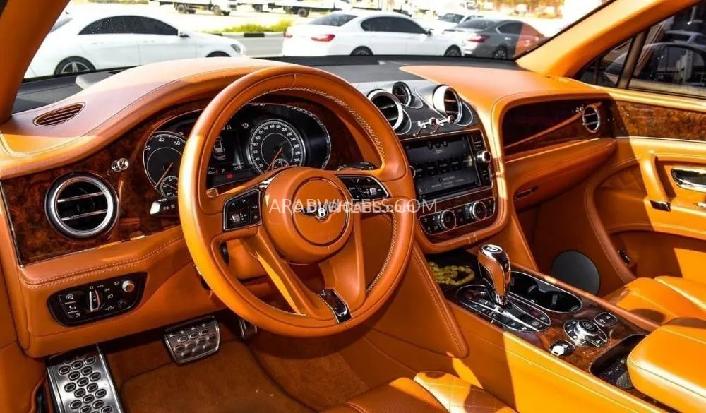 Bentley Bentayga 2017 for Sale in Sharjah Image-4