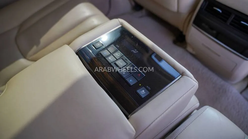 Lexus LX 2016 for Sale in Sharjah Image-10