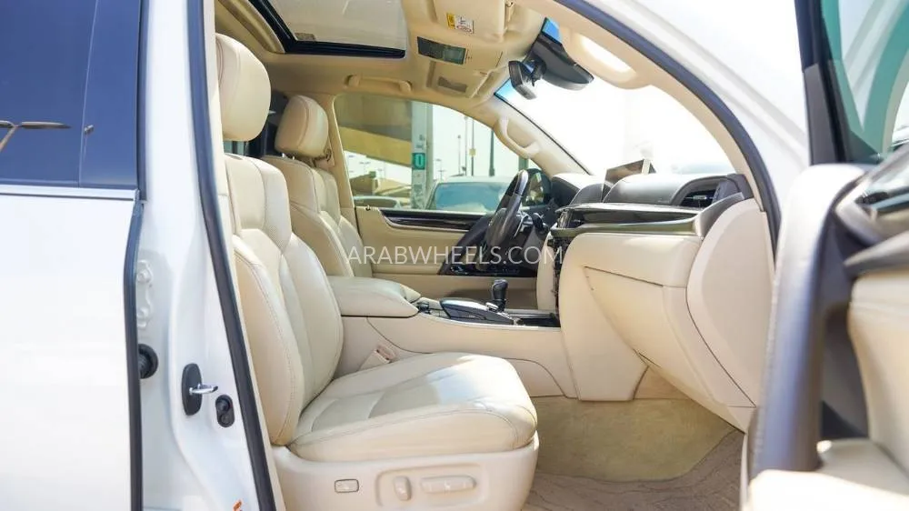 Lexus LX 2016 for Sale in Sharjah Image-13