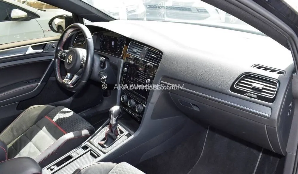 Volkswagen Golf 2019 for Sale in Sharjah Image-7