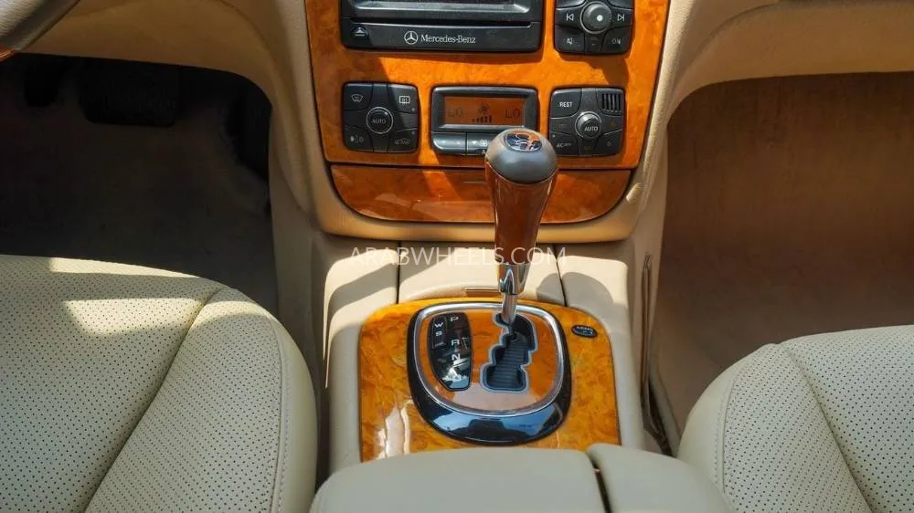 مرسيدس بنز CLS Class 2002 for Sale in الشارقة Image-7