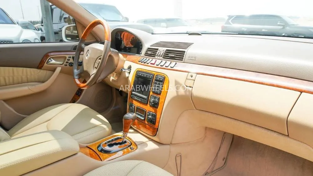 مرسيدس بنز CLS Class 2002 for Sale in الشارقة Image-12