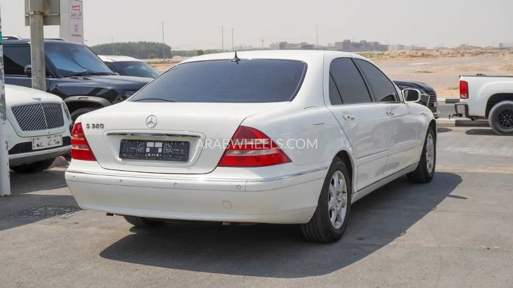 مرسيدس بنز CLS Class 2002 for Sale in الشارقة Image-17