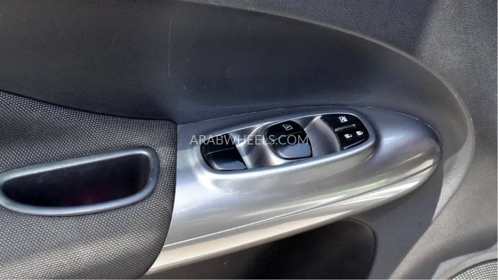 Nissan Juke 2014 for Sale in Sharjah Image-8