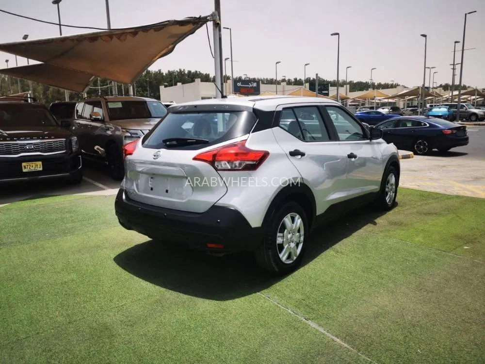 Nissan Kicks 2020 for Sale in Sharjah Image-8