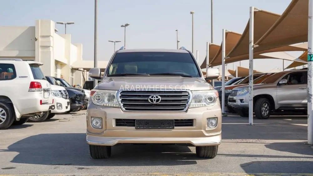 Toyota Land Cruiser 2015 for Sale in Sharjah Image-2