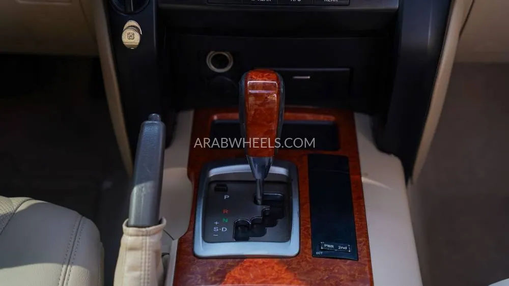 Toyota Land Cruiser 2015 for Sale in Sharjah Image-7