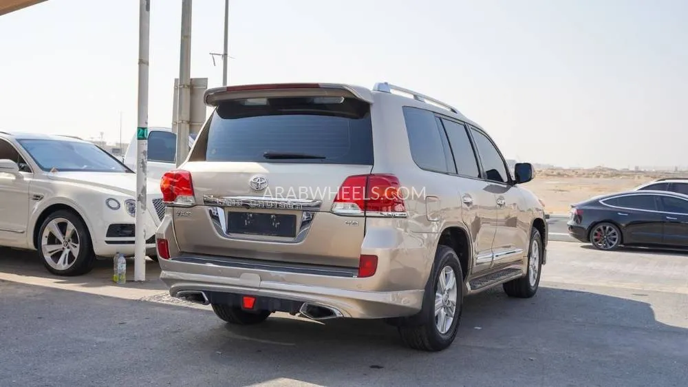 Toyota Land Cruiser 2015 for Sale in Sharjah Image-16