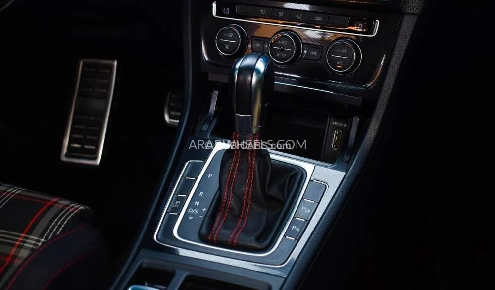 Volkswagen Golf 2015 for Sale in Sharjah Image-10