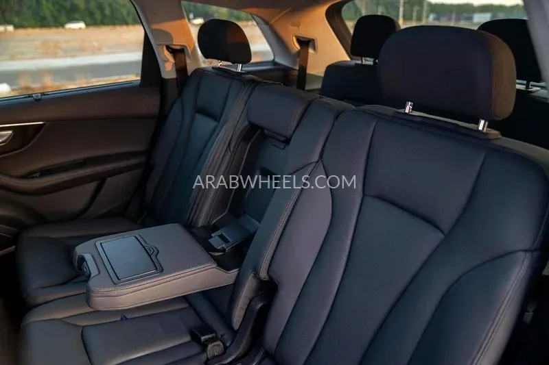 Audi Q7 2023 for Sale in Dubai Image-8