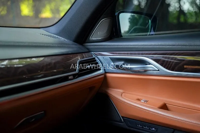 BMW 7 series 2021 for Sale in Sharjah Image-2