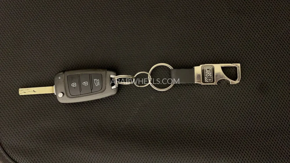 Hyundai Elantra 2023 for Sale in Dubai Image-26