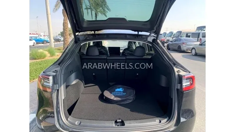 Tesla Model Y 2022 for Sale in Dubai Image-1