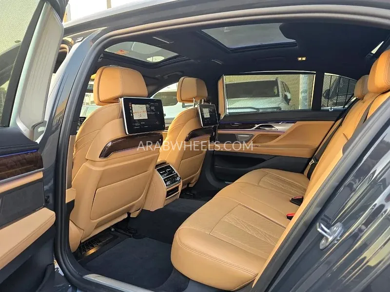 BMW 7 series 2022 for Sale in Sharjah Image-10